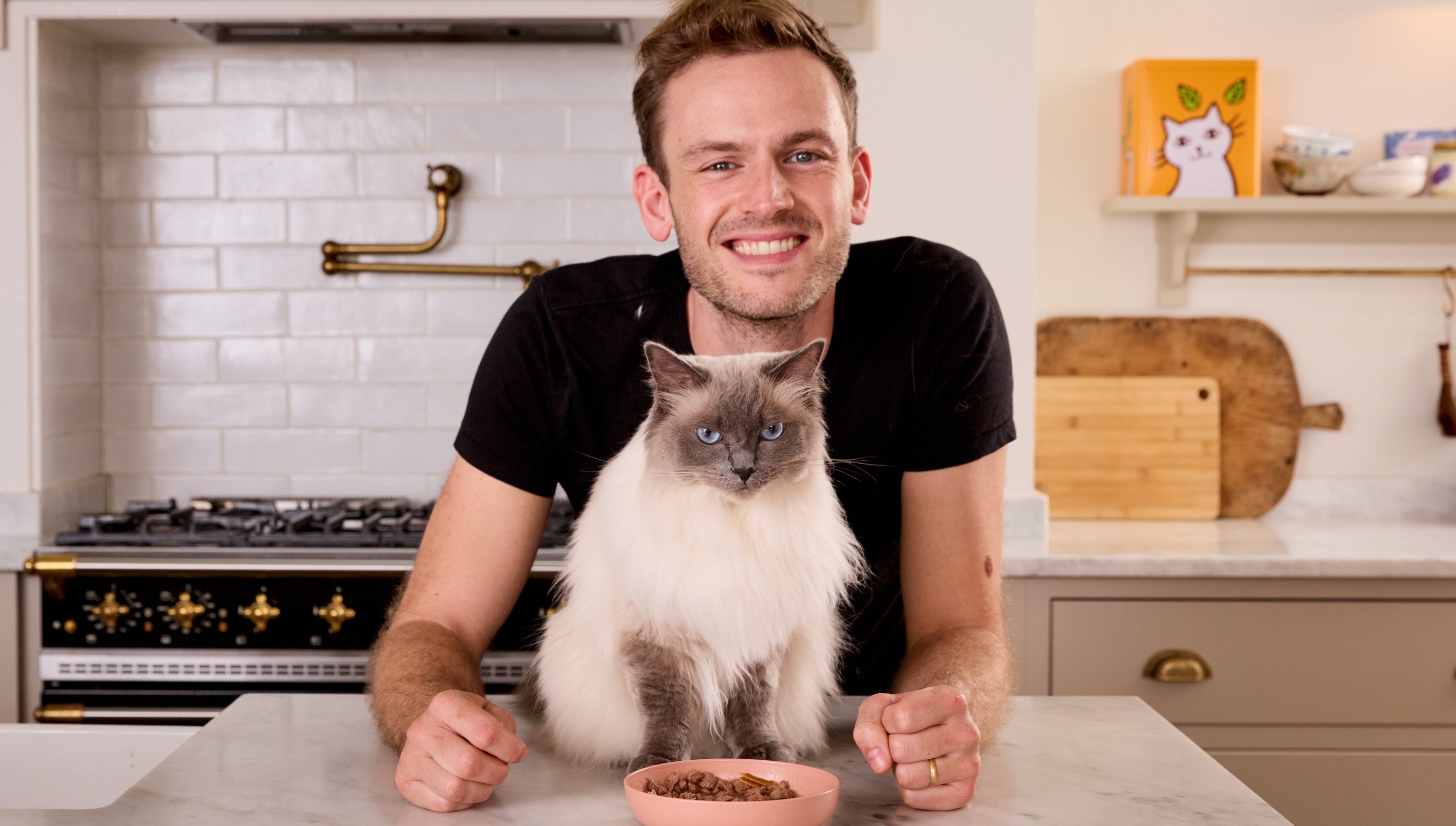 What can't cats eat? A guide to toxic cat foods